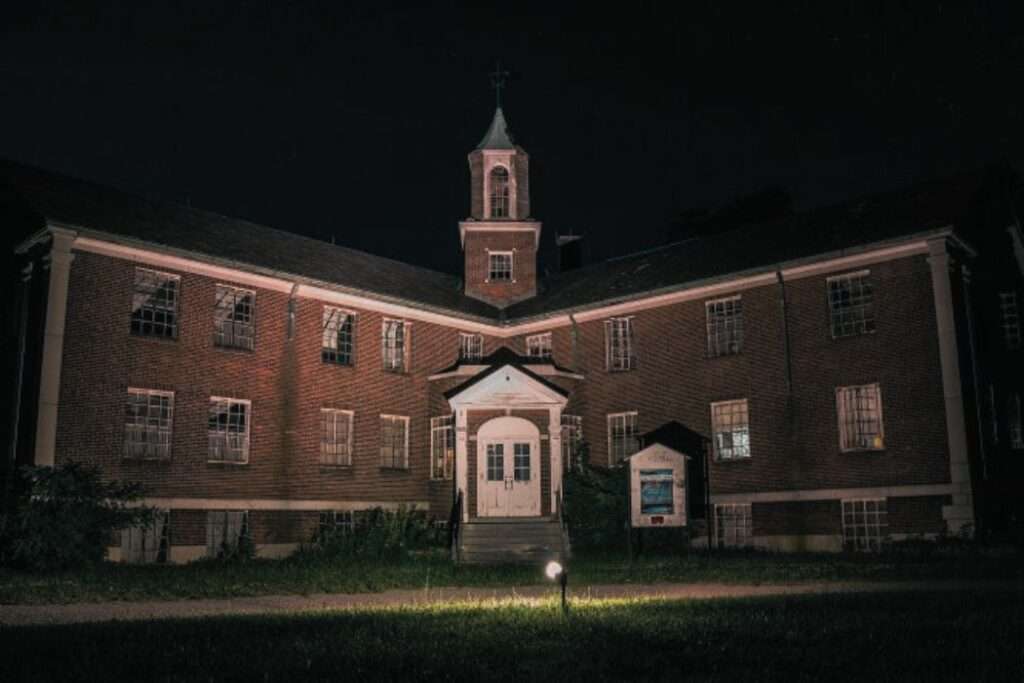 Haunted Rolling Hills Asylum Located in Bethpage, New York