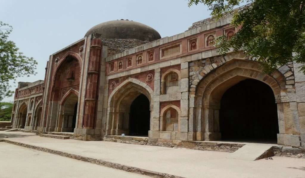 Jamali Kamali Tomb Delhi Unveiling Beauty and History Beyond Whispers of Hauntings